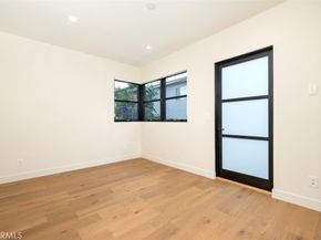 822 S Plymouth 4, Los Angeles CA 90005