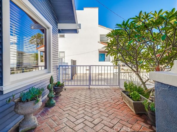 2815 E 5th Street, Long Beach CA 90814