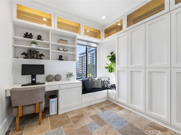 315 W 3rd Street 301, Long Beach CA 90802