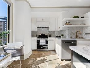 315 W 3rd Street 301, Long Beach CA 90802