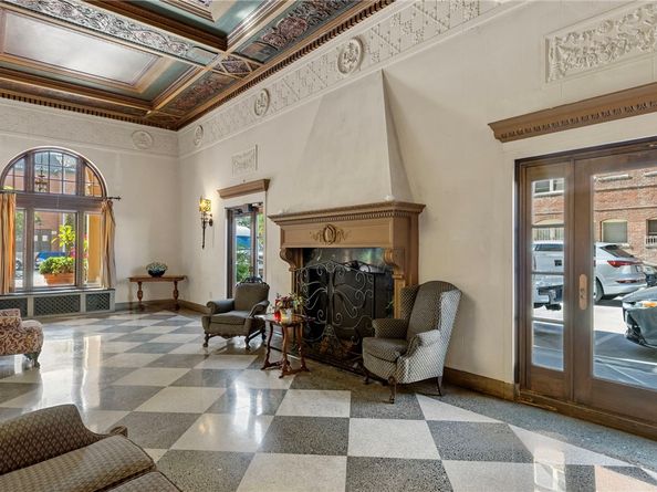 315 W 3rd Street 301, Long Beach CA 90802