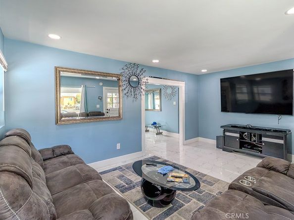 1130 W Chestnut, Santa Ana CA 92703