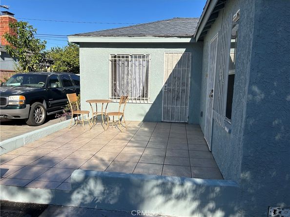 2011 E Elizabeth, Compton CA 90221