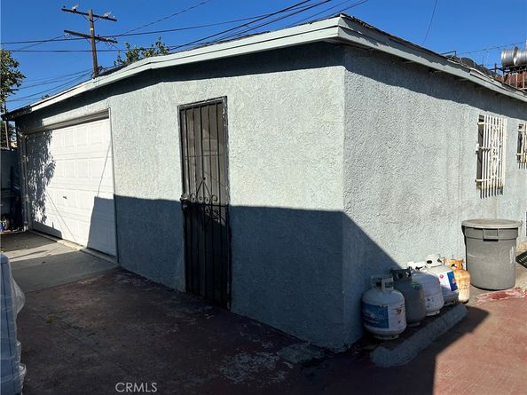 2011 E Elizabeth, Compton CA 90221