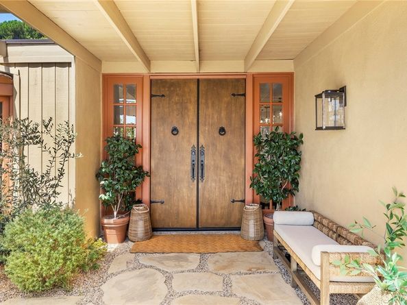 10162 La Sierra, North Tustin CA 92705