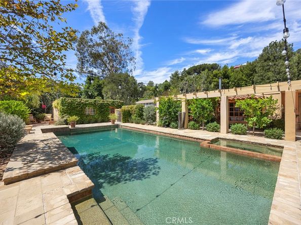 10162 La Sierra, North Tustin CA 92705