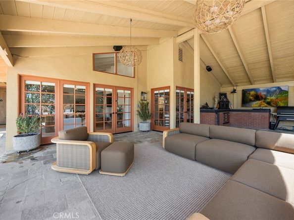 10162 La Sierra, North Tustin CA 92705