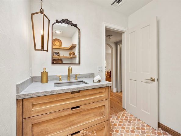 10162 La Sierra, North Tustin CA 92705