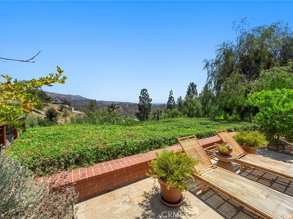 10162 La Sierra, North Tustin CA 92705