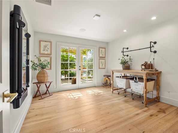 10162 La Sierra, North Tustin CA 92705