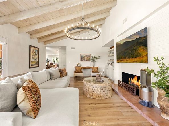 10162 La Sierra, North Tustin CA 92705