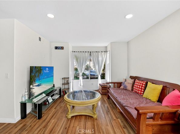 2629 Altura Avenue, La Crescenta CA 91214