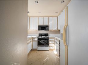 3605 E Anaheim 407, Long Beach CA 90804