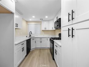 8347 Grenoble Street 9, Sunland CA 91040