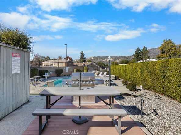8347 Grenoble Street 9, Sunland CA 91040