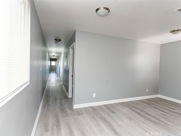 1639 1639 1/2 E 109th, Los Angeles CA 90059