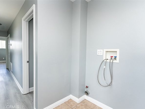 1639 1639 1/2 E 109th, Los Angeles CA 90059