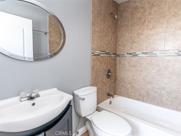 1639 1639 1/2 E 109th, Los Angeles CA 90059