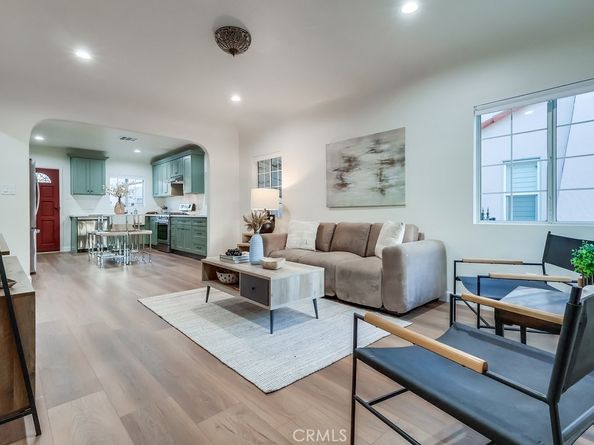 6832 Cerritos Avenue, Long Beach CA 90805