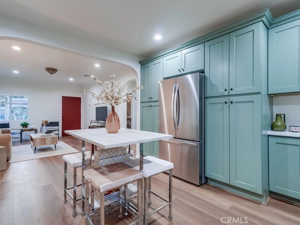 6832 Cerritos Avenue, Long Beach CA 90805