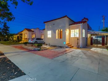 6832 Cerritos Avenue