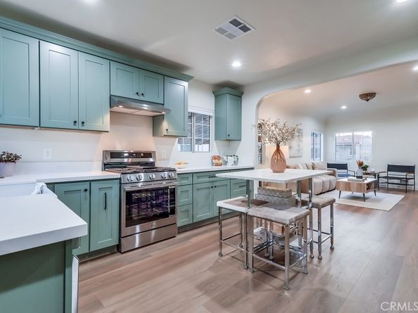 6832 Cerritos Avenue, Long Beach CA 90805