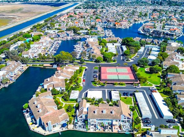 3476 Windspun Drive, Huntington Beach CA 92649
