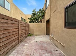 940 E 3rd Street 10, Long Beach CA 90802