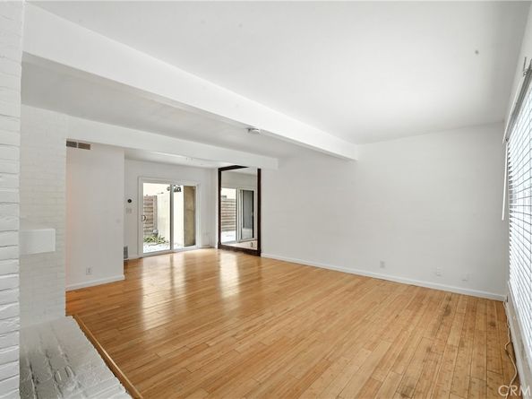 940 E 3rd Street 10, Long Beach CA 90802