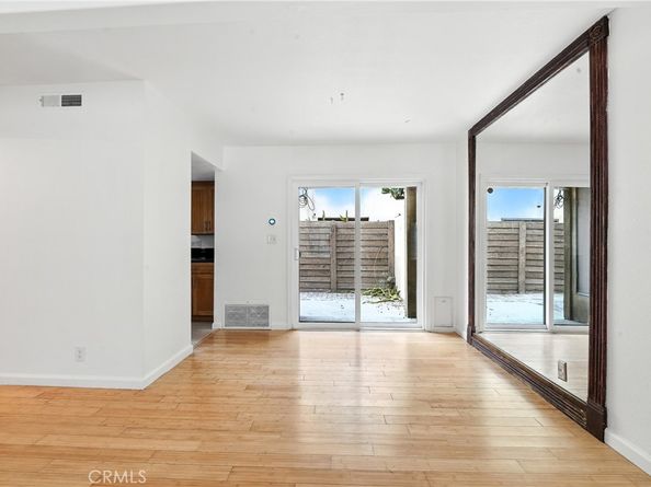 940 E 3rd Street 10, Long Beach CA 90802