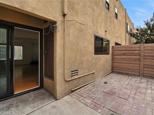 940 E 3rd Street 10, Long Beach CA 90802