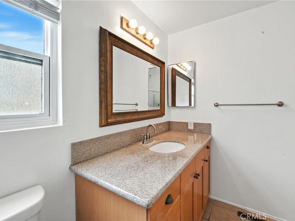 940 E 3rd Street 10, Long Beach CA 90802