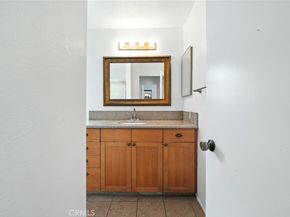 940 E 3rd Street 10, Long Beach CA 90802