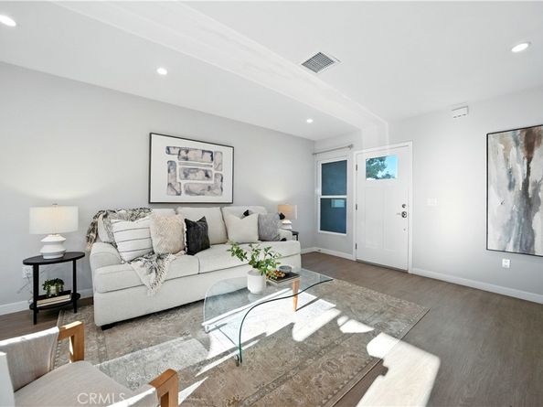 5613 Oliva Avenue, Lakewood CA 90712