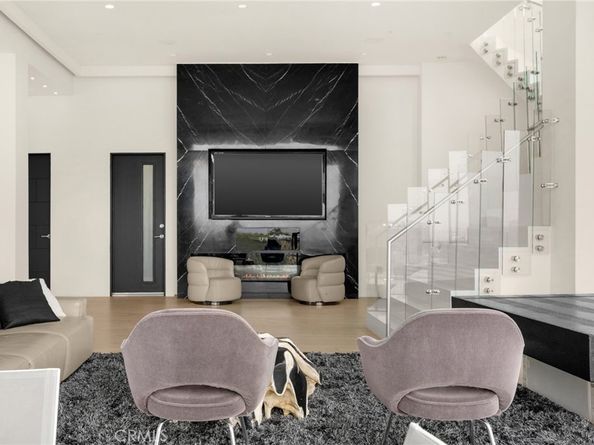 1609 Viewmont Drive, Los Angeles CA 90069