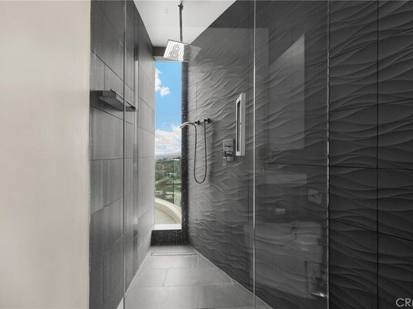 1609 Viewmont Drive, Los Angeles CA 90069