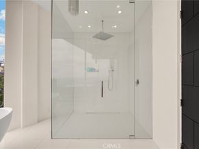 1609 Viewmont Drive, Los Angeles CA 90069