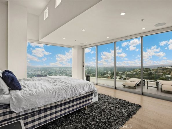 1609 Viewmont Drive, Los Angeles CA 90069