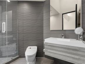 1609 Viewmont Drive, Los Angeles CA 90069