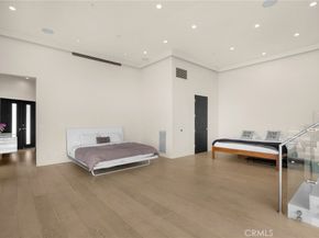 1609 Viewmont Drive, Los Angeles CA 90069