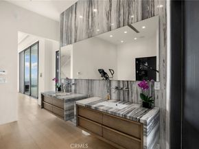 1609 Viewmont Drive, Los Angeles CA 90069