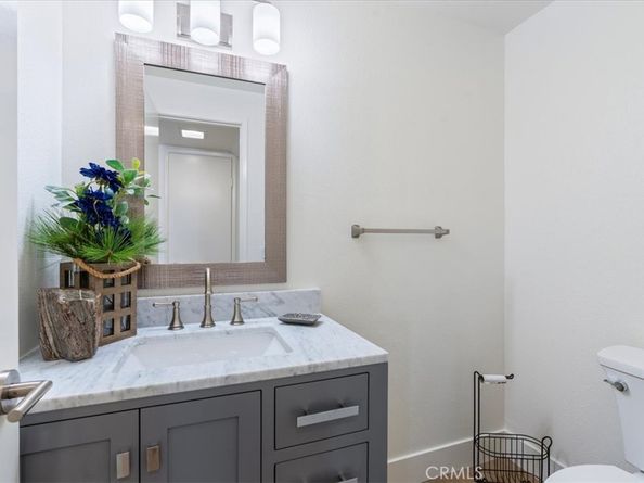 4 Wintergreen 4, Irvine CA 92604