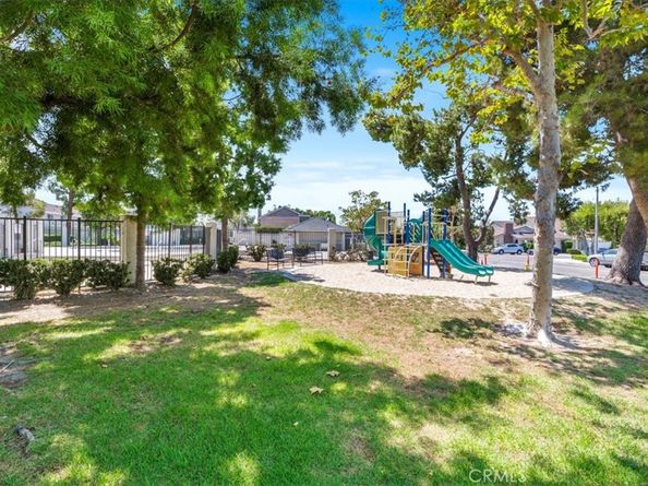 4 Wintergreen 4, Irvine CA 92604