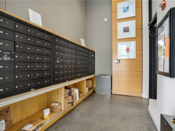 133 N The Promenade N 422, Long Beach CA 90802