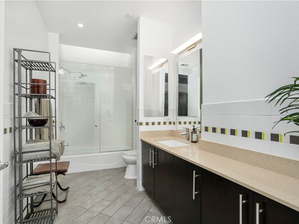 133 N The Promenade N 422, Long Beach CA 90802