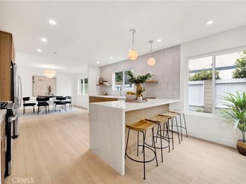 2517 Harriman Lane