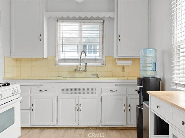 2294 Belmont Avenue, Long Beach CA 90815