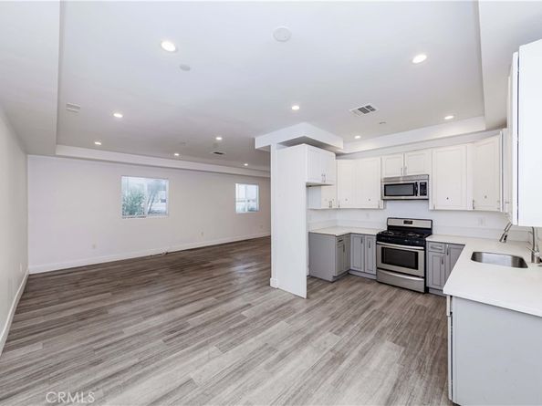 827 E 74th Street, Los Angeles CA 90001
