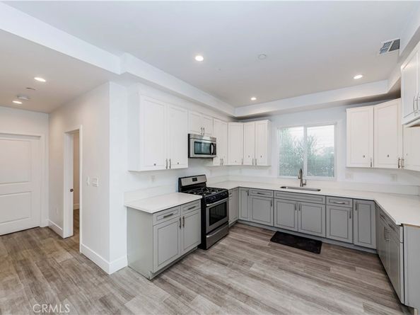 827 E 74th Street, Los Angeles CA 90001