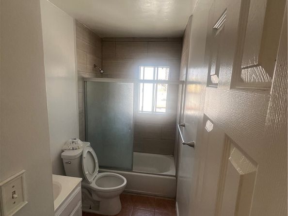 1980 Chestnut Avenue, Long Beach CA 90806